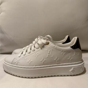 Louis Vutton brand new women’s sneakers in size 38, white.
